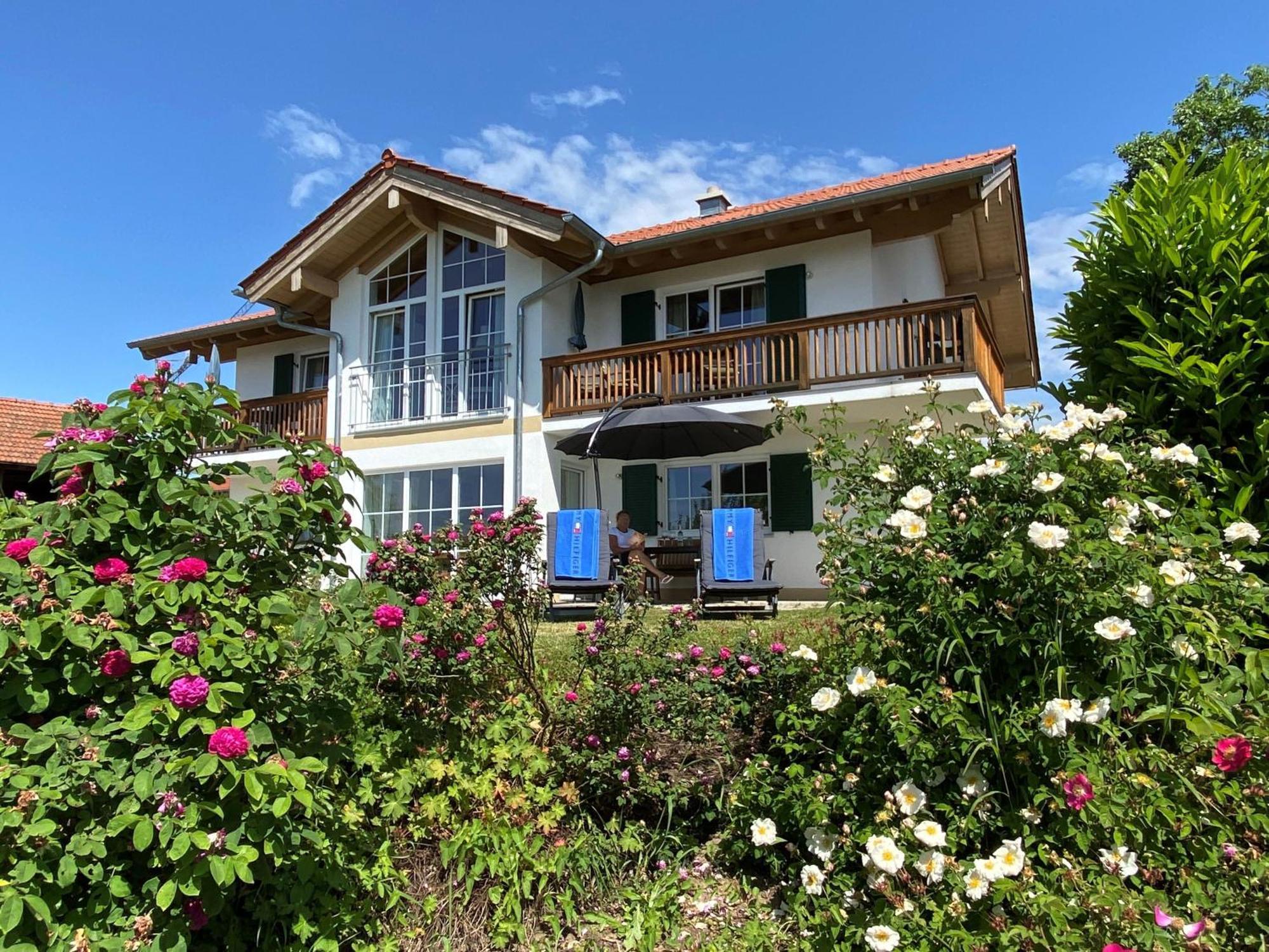 Haus Chiemsee-Blick Daire Gstadt am Chiemsee Dış mekan fotoğraf